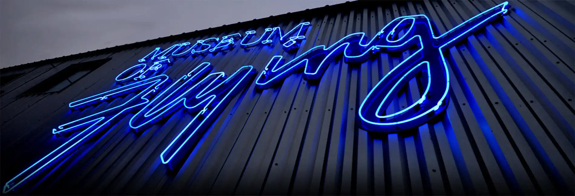 Museum of Flying Blue neon, Santa Monica, Califonia