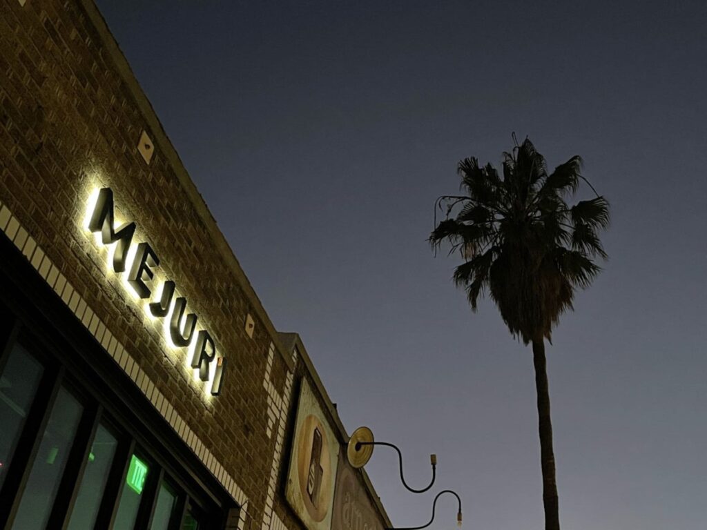 Store Front Signage - Los Angeles