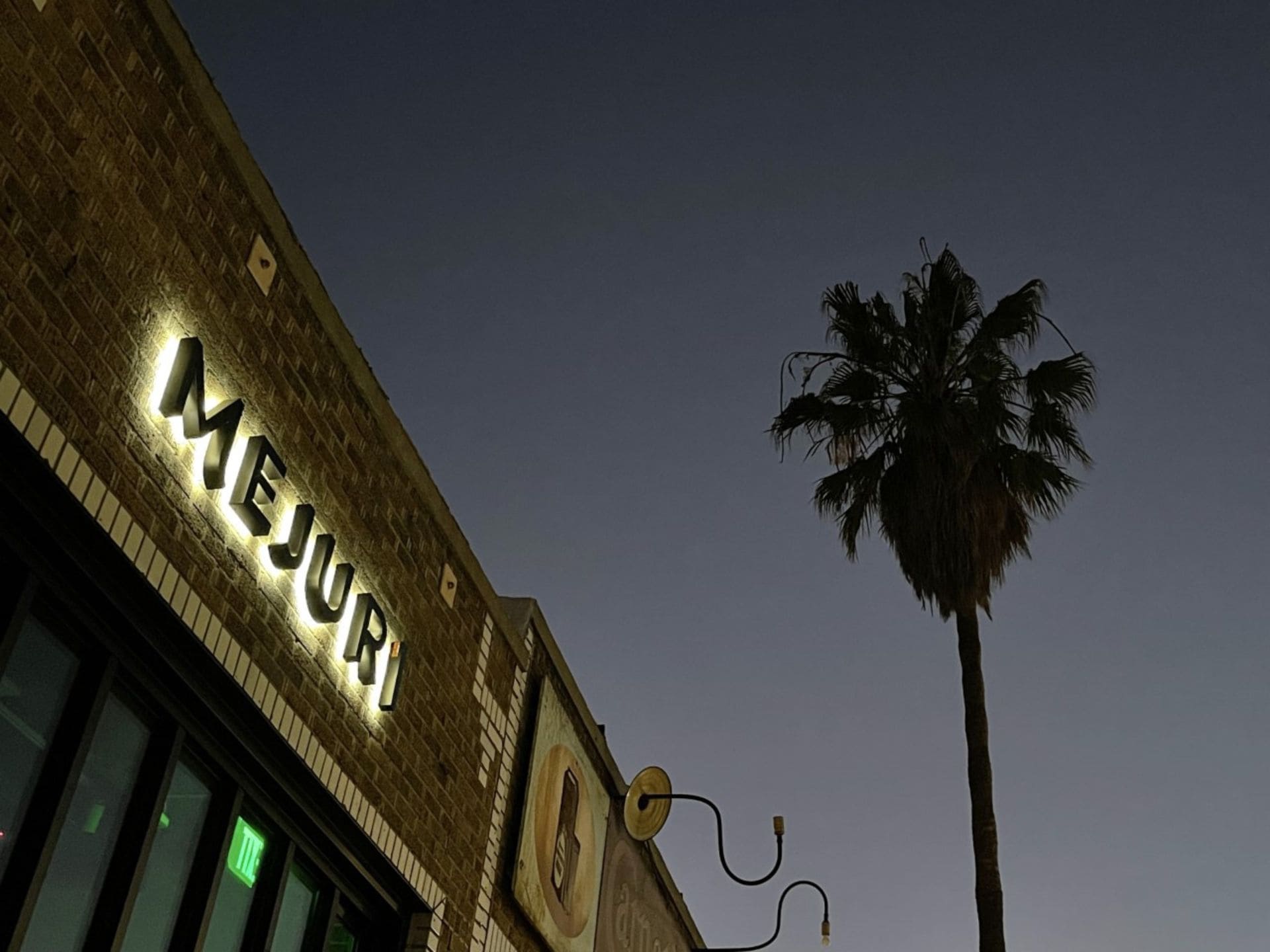 Store Front Signage - Los Angeles