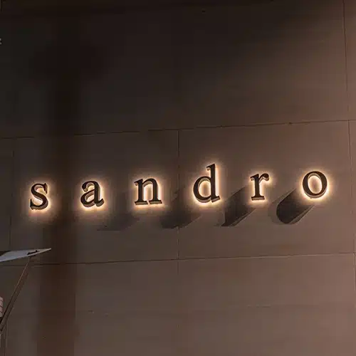 sandro-exterior-sign